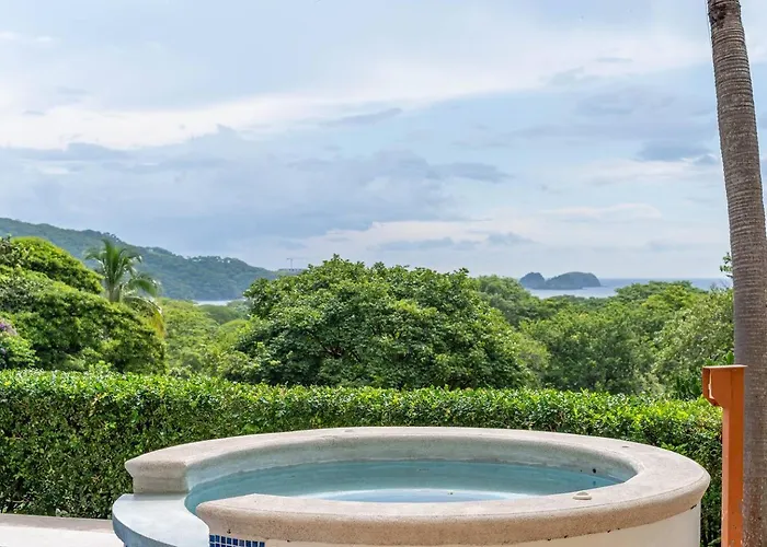 Nube Nueve 5br W Pool & Ocean Views Ferienhaus *
