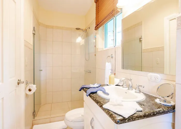 Nube Nueve 5br W Pool & Ocean Views Ferienhaus