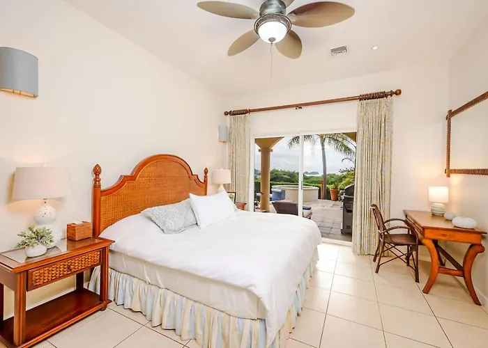 Nube Nueve 5br W Pool & Ocean Views *