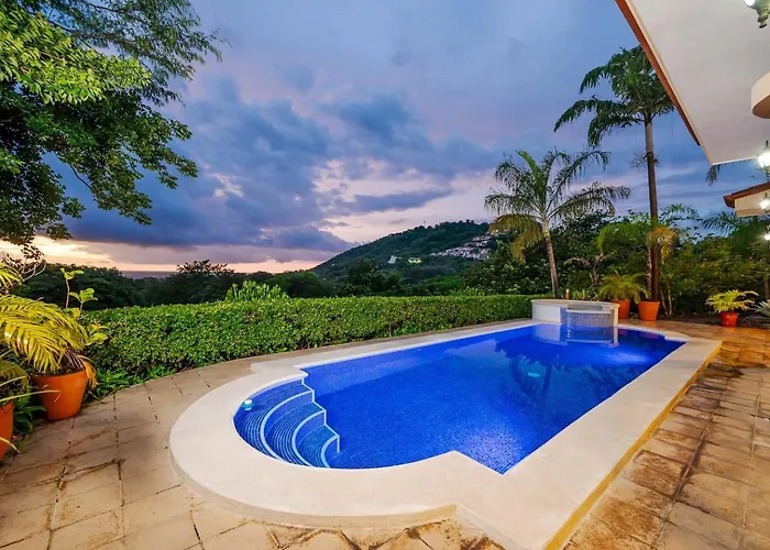 Nube Nueve 5br W Pool & Ocean Views * Playa Hermosa (Guanacaste)