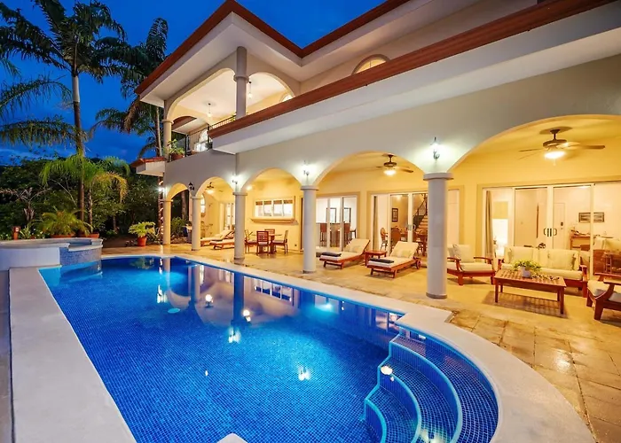 Nube Nueve 5br W Pool & Ocean Views
