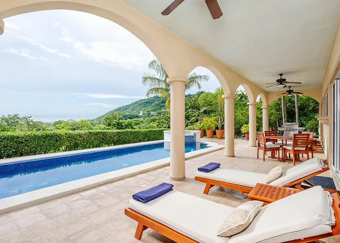 Nube Nueve 5br W Pool & Ocean Views Ferienhaus