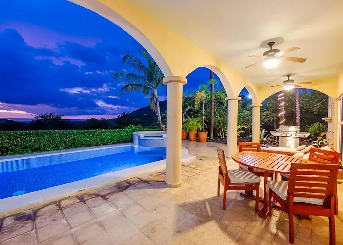 Nube Nueve 5br W Pool & Ocean Views Ferienhaus *