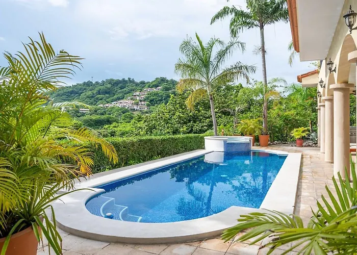 Nube Nueve 5br W Pool & Ocean Views *