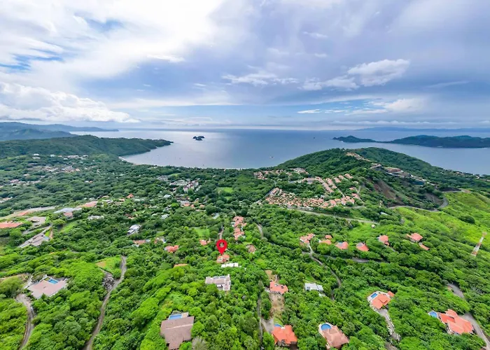 Nube Nueve 5br W Pool & Ocean Views
