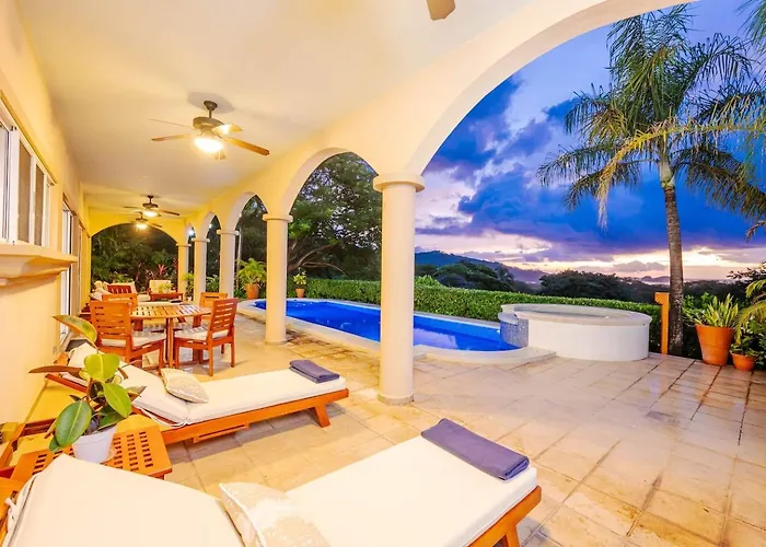 Nube Nueve 5br W Pool & Ocean Views Ferienhaus *