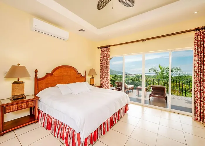 Nube Nueve 5br W Pool & Ocean Views