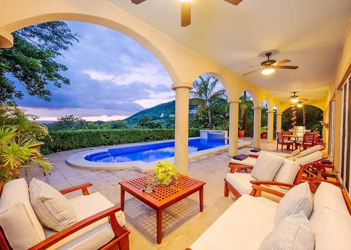 Nube Nueve 5br W Pool & Ocean Views Ferienhaus *