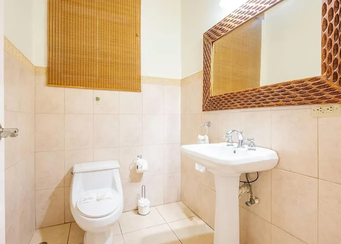 Nube Nueve 5br W Pool & Ocean Views *