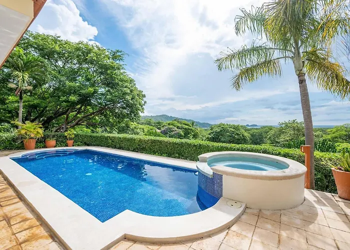 Nube Nueve 5br W Pool & Ocean Views