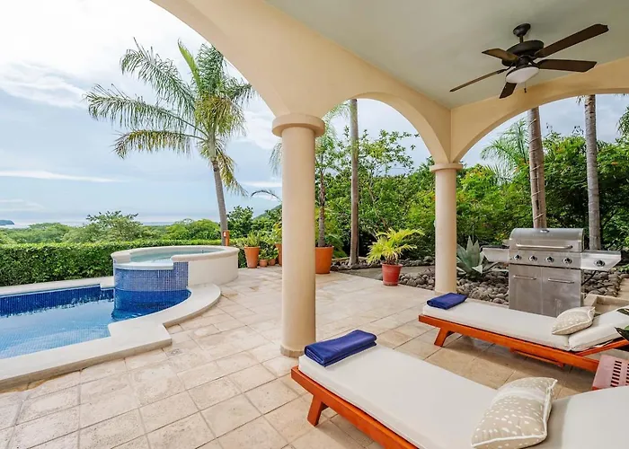 Nube Nueve 5br W Pool & Ocean Views